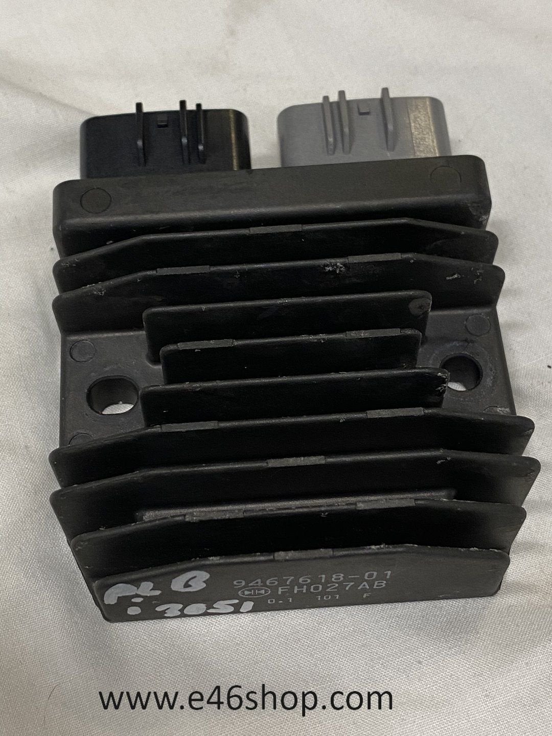 SPANNINGSREGELAAR BMW MOTOR K MODELLEN OE 12319467618, -, Utilisé, -, -