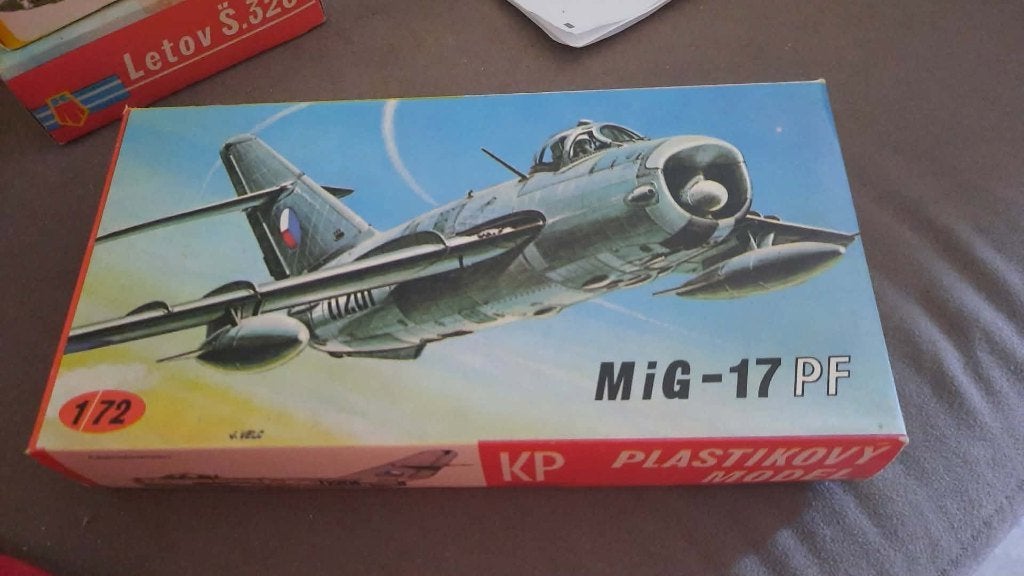 Modèles MIG 17 Mig 19 Kp 1/72 plus Delfin L-29, Autres marques, Enlèvement ou Envoi, Comme neuf, 1:72 à 1:144