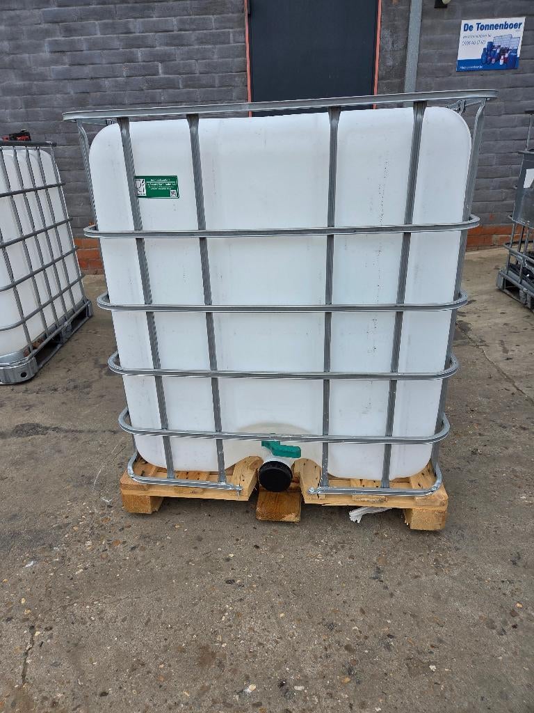 Ibc containers van 1000 L op houten pallet ( Tonnen,vaten ), 150 liter of meer, Ophalen, Zo goed als nieuw, Hout