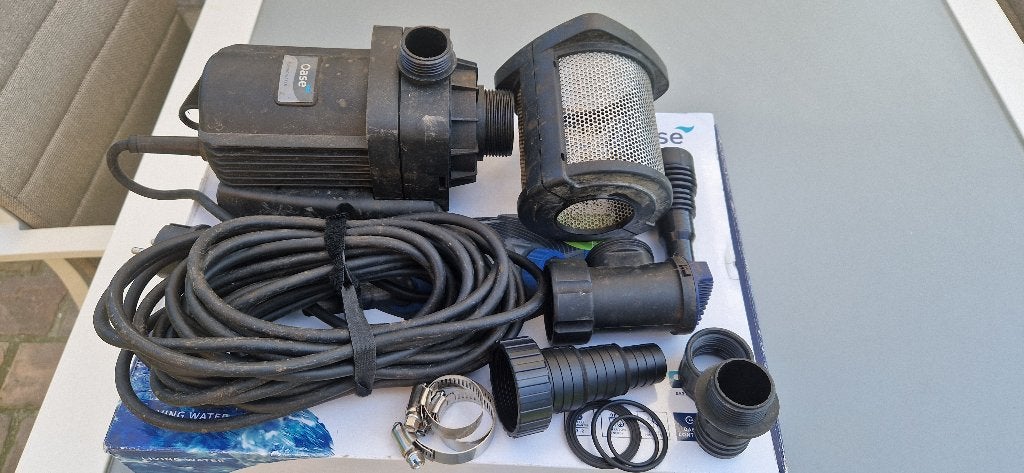 Vijverpomp Oase Aquarius Universal Premium 6000, Ophalen, Zo goed als nieuw, Vijverpomp