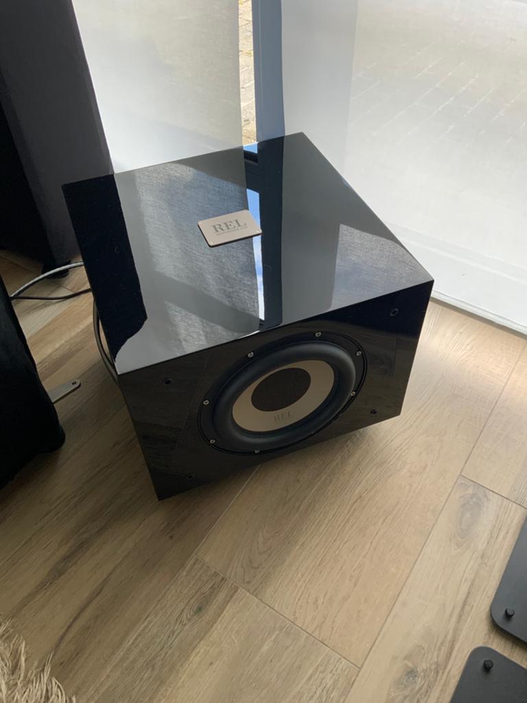 REL 550S, Audio, Tv en Foto, Luidsprekerboxen, Zo goed als nieuw, Subwoofer, Ophalen of Verzenden