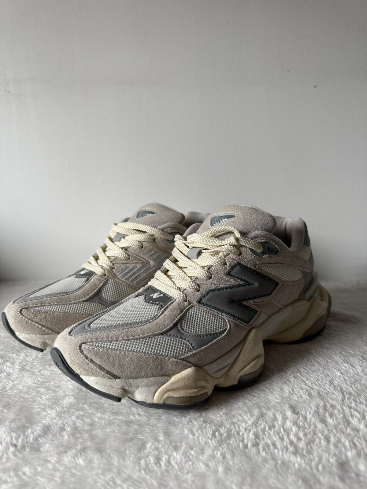 New Balance 9060 Grey Beige - EU 43, Enlèvement ou Envoi, Comme neuf