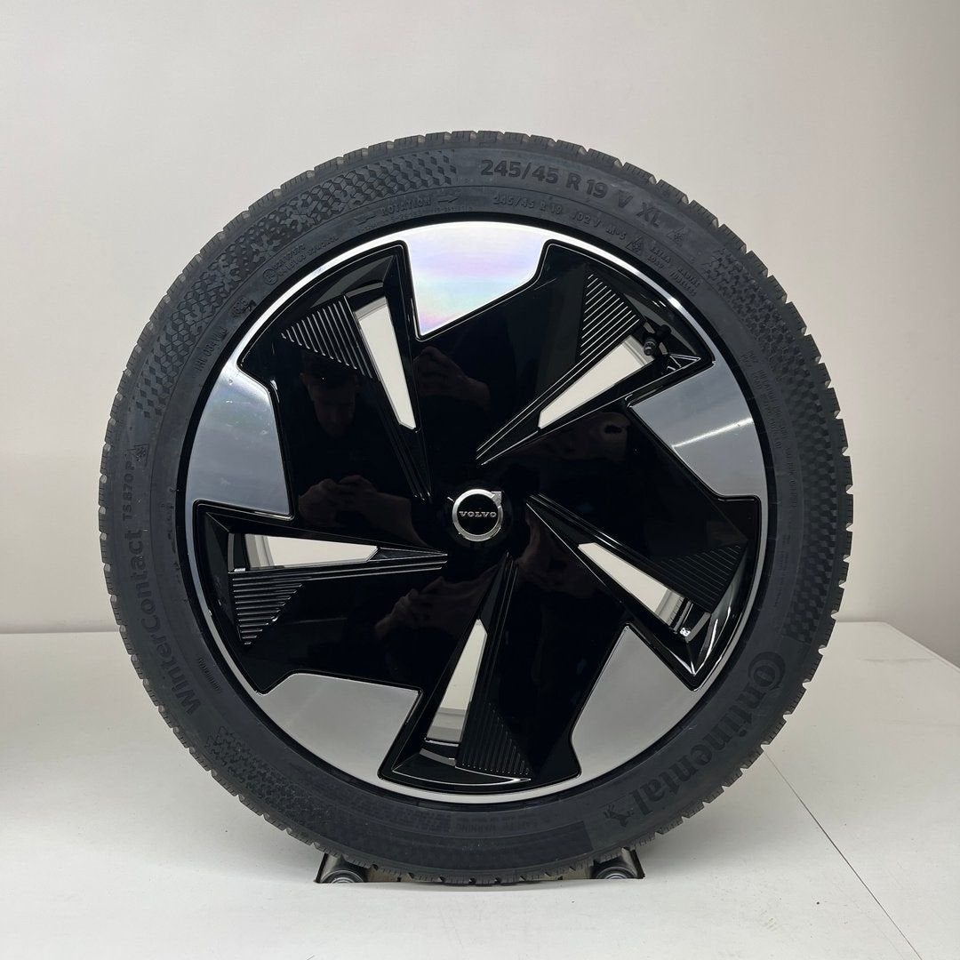 Volvo EX30 - 19 inch - winterbanden NIEUW, Auto-onderdelen, 19 inch, 245 mm, Banden en Velgen, Nieuw