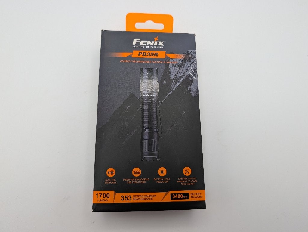 Fenix PD35R 1700 Lumen zaklamp NIEUW, Ophalen of Verzenden, Nieuw