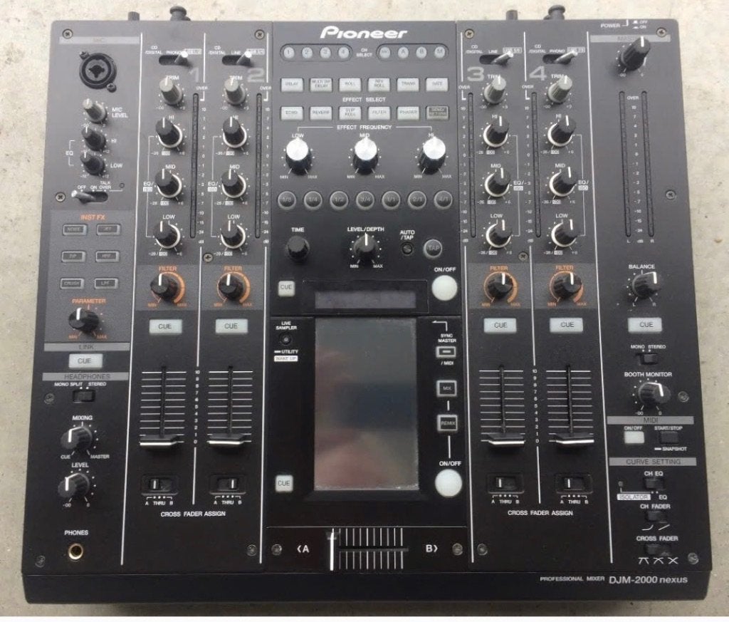 1 Pioneer DJM 2000 Nexus mixer/mengpaneel vr 945 euro, Musique & Instruments, Enlèvement, Comme neuf, Moins de 5 canaux, Entrée micro
