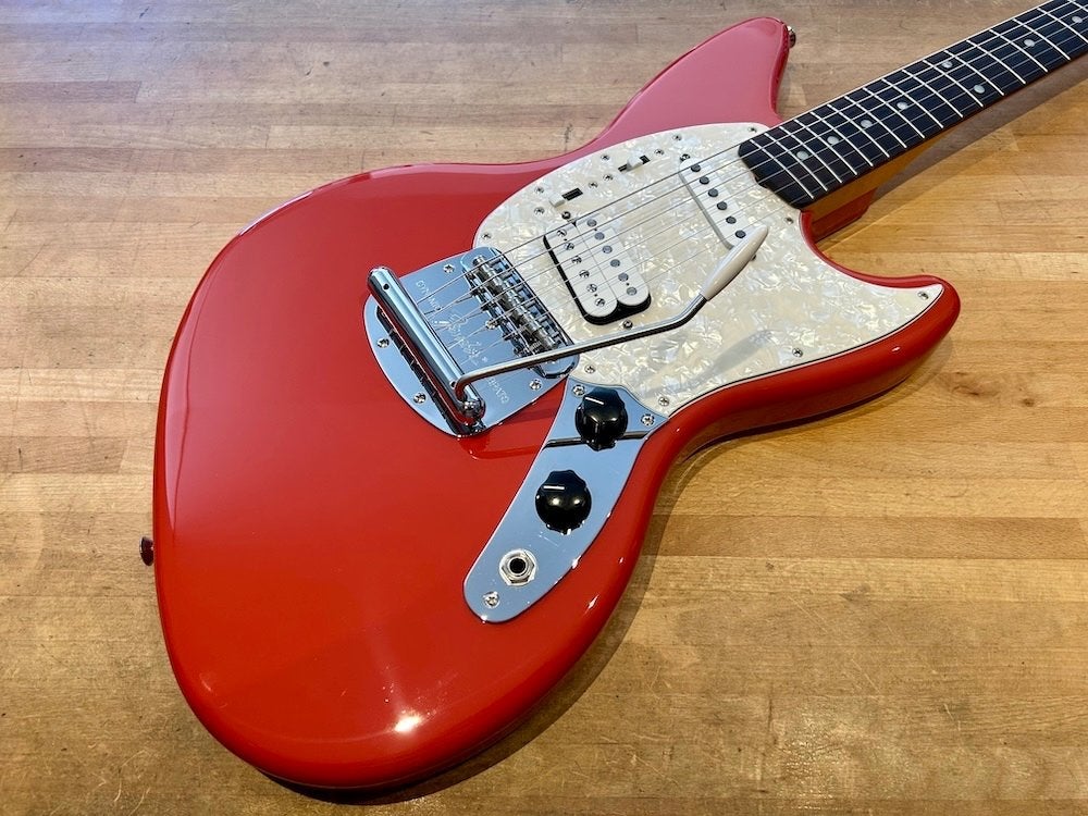 Fender 2021 Kurt Cobain Jag-Stang Fiesta Red + Gigbag, Muziek en Instrumenten, Ophalen of Verzenden, Zo goed als nieuw, Solid body