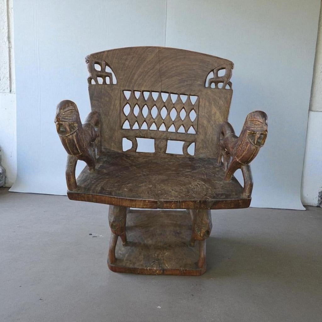 À vendre : Authentique chaise solide africaine antique, Enlèvement ou Envoi, Bois