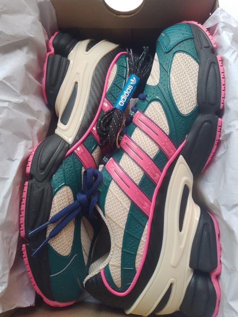 nieuwe adidas ozweego pro 46 +extra veters, Kleding | Heren, Verzenden, Sportschoenen, Nieuw, Adidas
