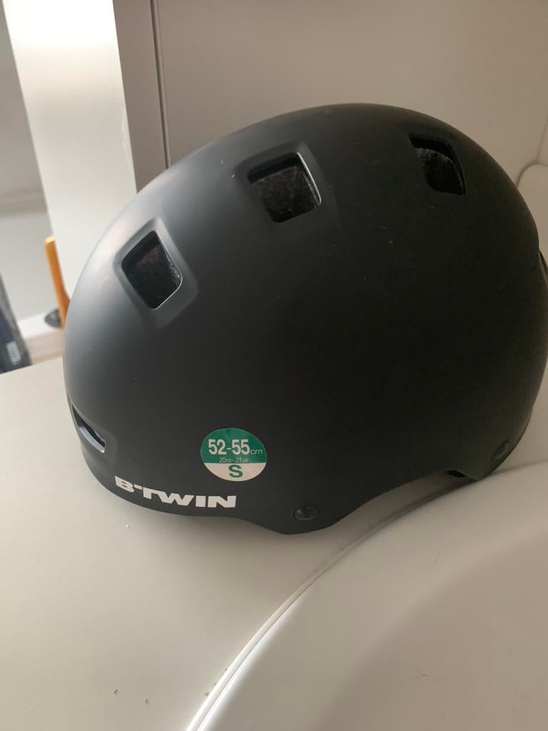 Kinder fietshelm B Twin S 52-55 zwart 340 gr als nieuw, Vélos & Vélomoteurs, Enlèvement ou Envoi