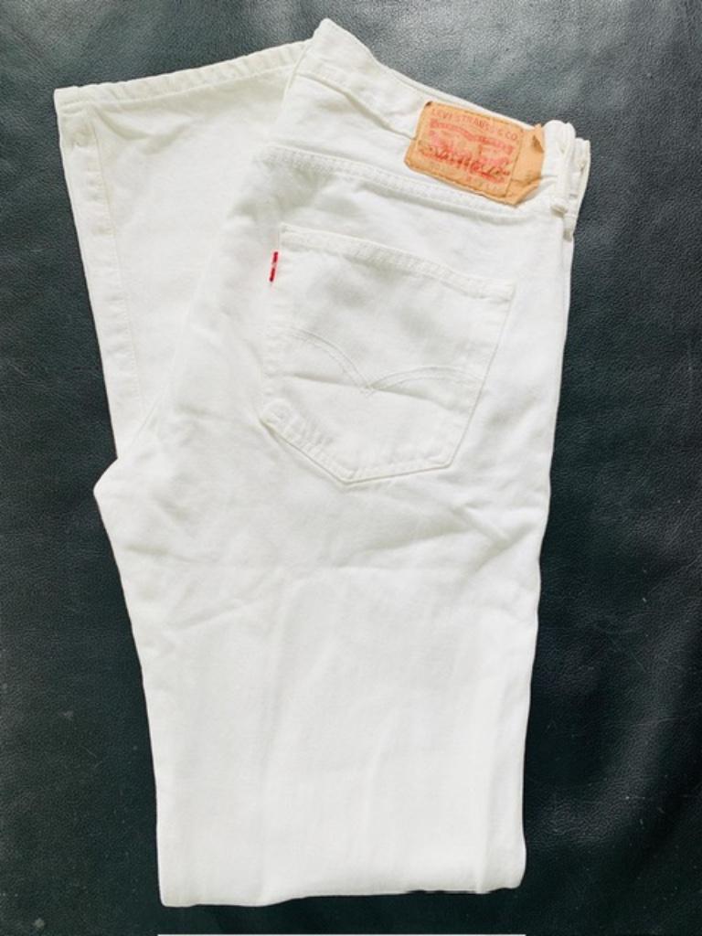 witte dames Levi's, Vêtements | Femmes, Enlèvement ou Envoi, Comme neuf, Blanc, Autres tailles de jeans