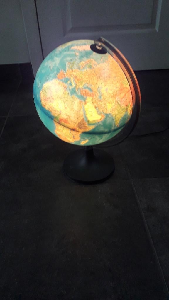 Wereldbol met licht, Ophalen, Verlicht, Zo goed als nieuw