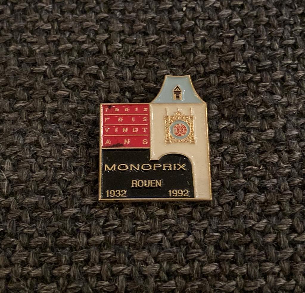 PIN - MONOPRIX - ROUEN, Envoi, Utilisé, Autres sujets/thèmes, Insigne ou Pin's