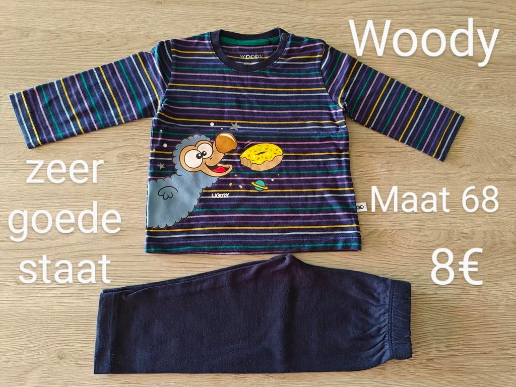 Pyjama Woody lange mouwen en broekje - maat 68, Kinderen en Baby's, Babykleding | Maat 68, Broekje, Jongetje of Meisje, Ophalen of Verzenden