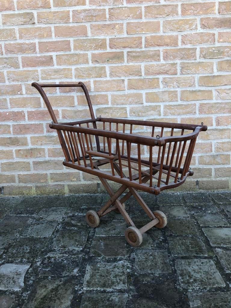 Antieke poppenwagen, Enlèvement