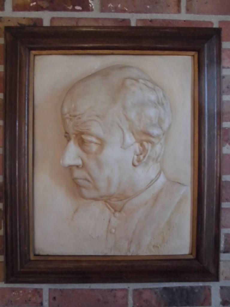 Gezelle Guido, gips in kader, gesigneerd Lepée Menen, Antiek en Kunst, Ophalen of Verzenden
