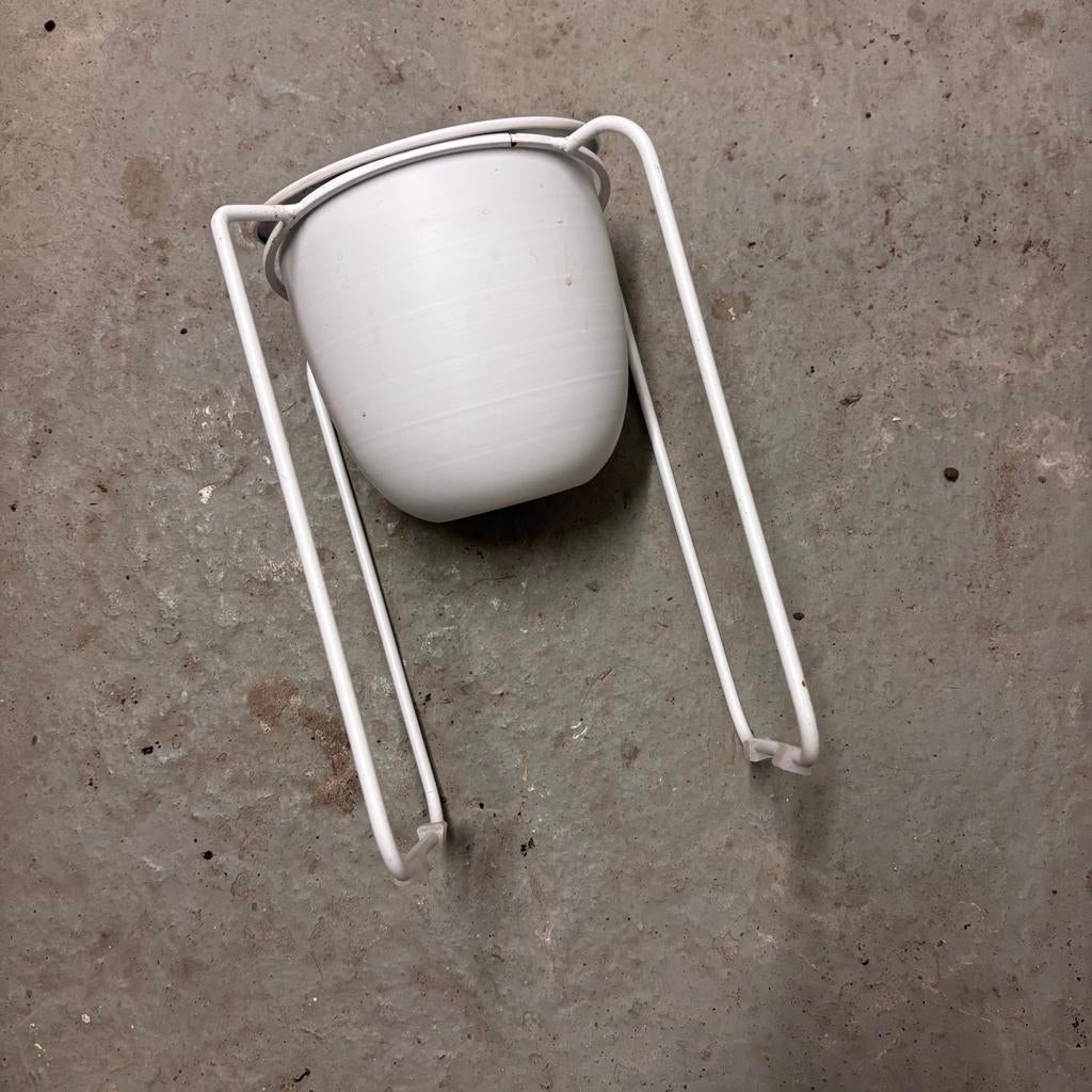 Metallic white pot+ stand from Casa, Tuin en Terras, Ophalen, Zo goed als nieuw