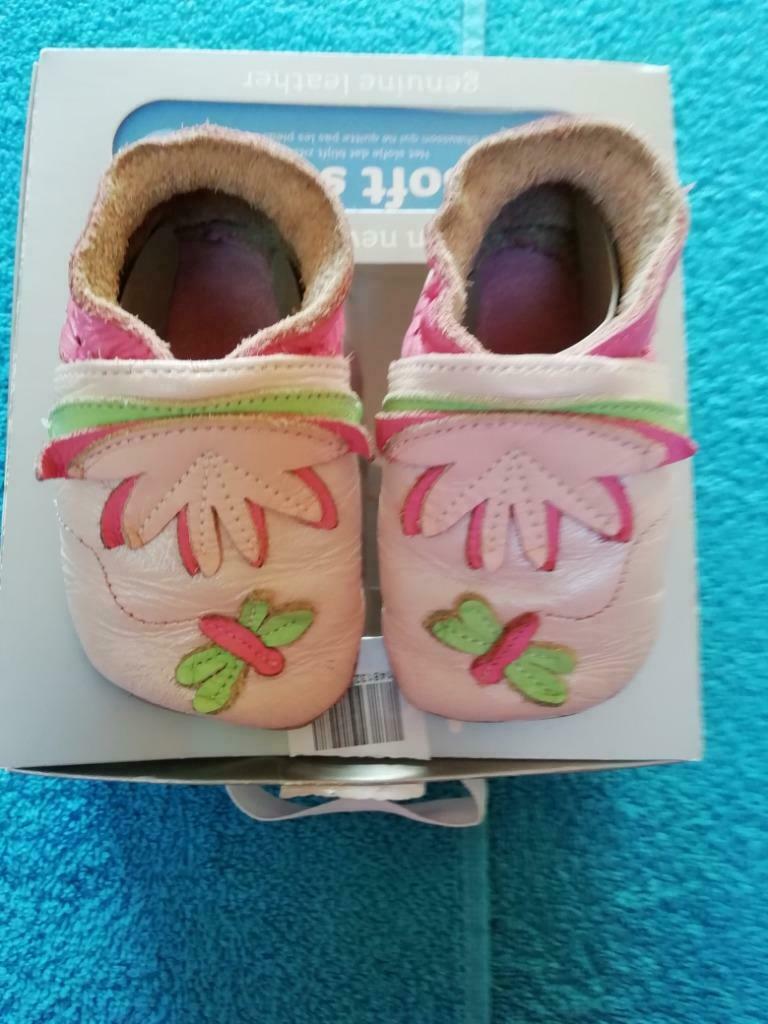 Chaussons bobux roses, taille petite, 6-9 mois, Enfants & Bébés, Enlèvement ou Envoi, Bobux, Utilisé, Pantoufles