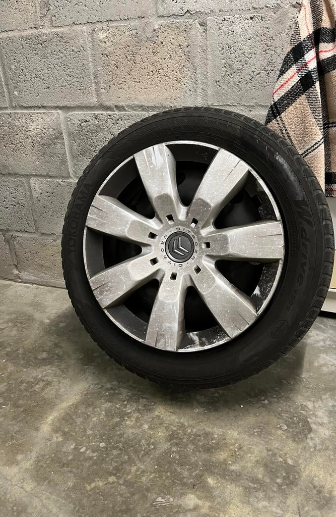 Set winterbanden op velg 205/55 R16, Auto-onderdelen, Ophalen, Winterbanden, Banden en Velgen