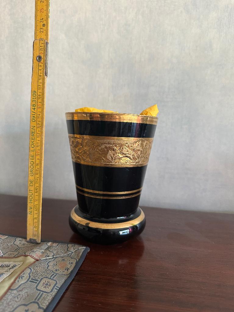 PAUL HELLER ART DECO HYALITE GILT BLACK GLASS VASE, Enlèvement