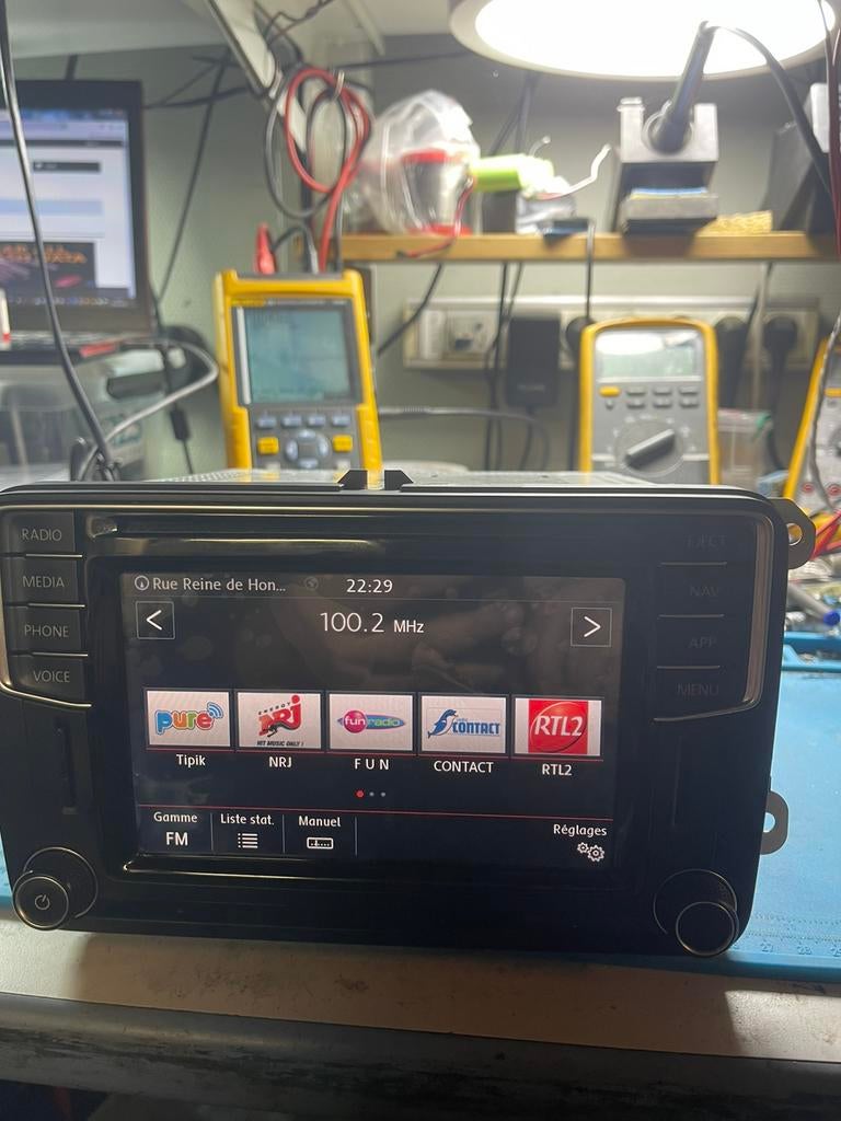 Autoradio VW SKODA NAVI MIB  Reparation écran  à TUBIZE, Autos : Divers, Navigation de voiture, Comme neuf, Enlèvement ou Envoi