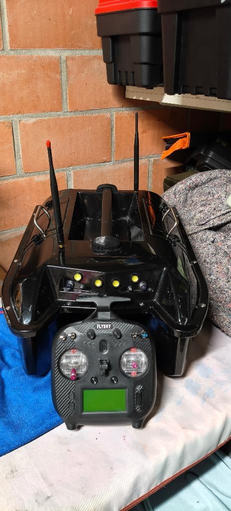 Voerboot + vexilar dieptemeter + batterijen, Enlèvement, Utilisé, Autres types