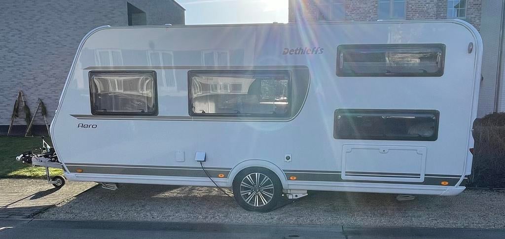 Dethleffs AERO 490 QSK + MOVER/LUIFEL/FIETSREK, Caravans en Kamperen, Stapelbed, Particulier, Dethleffs, Hordeur