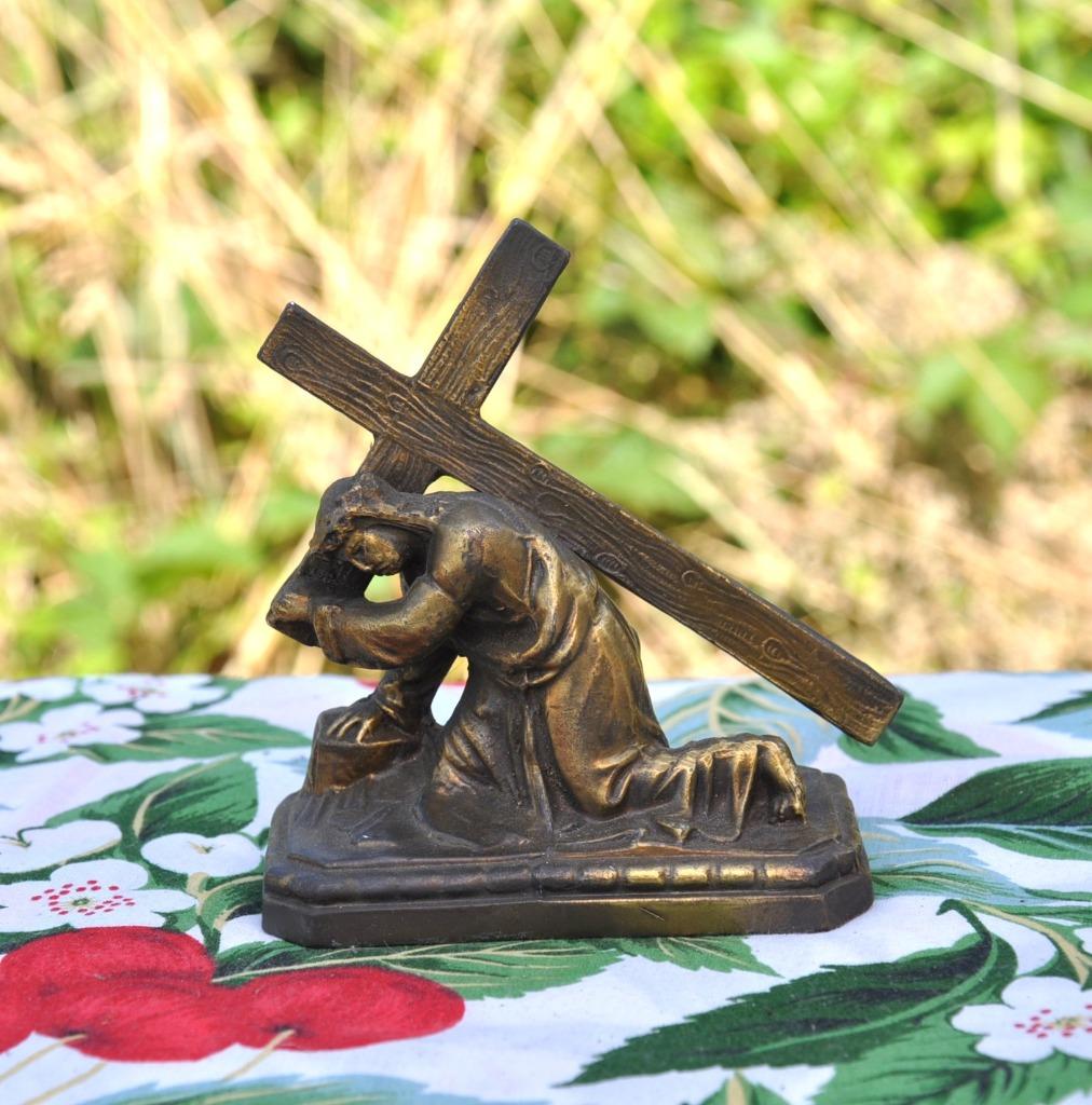 christ portant sa croix regule cuivré, Antiquités & Art, Antiquités | Objets religieux, Enlèvement ou Envoi