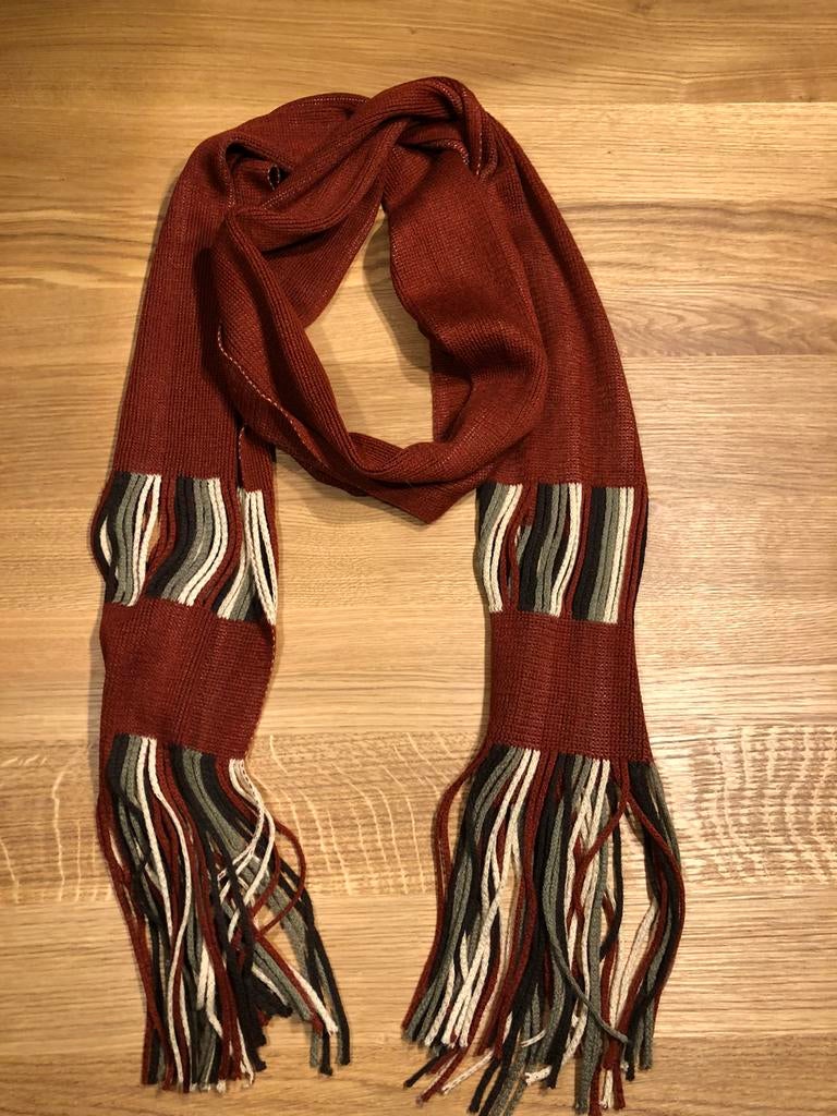 Bordeau sjaal met franjes (totale lengte = 240cm), Kleding | Dames, Ophalen of Verzenden, Zo goed als nieuw, Sjaal