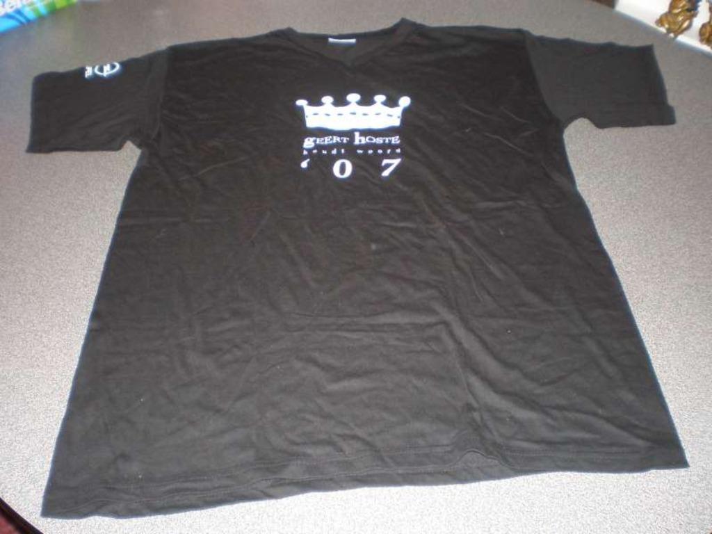 T-shirt Geert Hoste, Ophalen of Verzenden, Nieuw, Maat 52/54 (L), Zwart