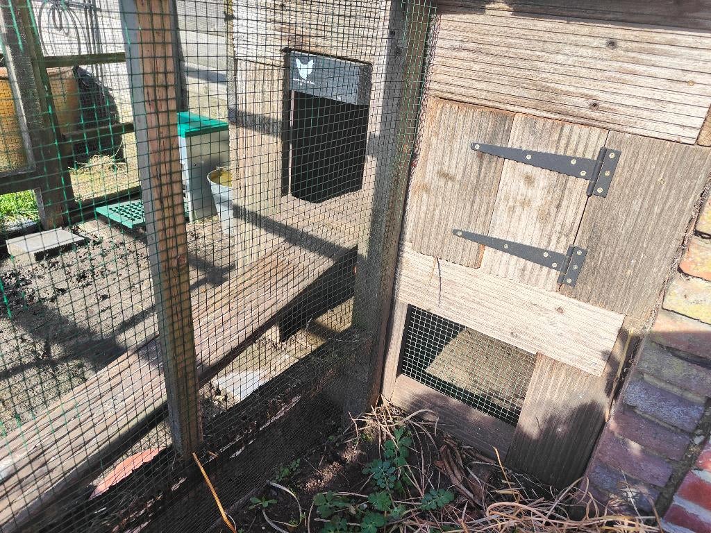 Kippenhok uit bankerai gemaakt, Ophalen, Gebruikt