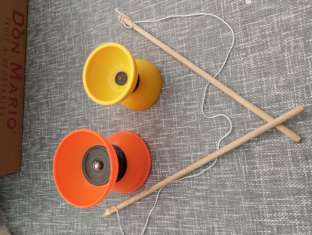 diabolo met houten stokken speelgoed voor kinderen, Ophalen of Verzenden, Gebruikt
