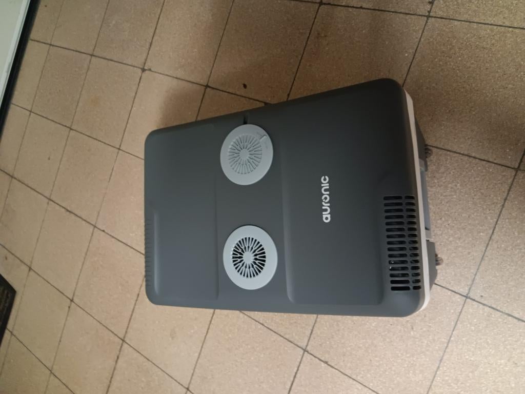 Koelbox grijs, Ophalen, Zo goed als nieuw, Koelbox