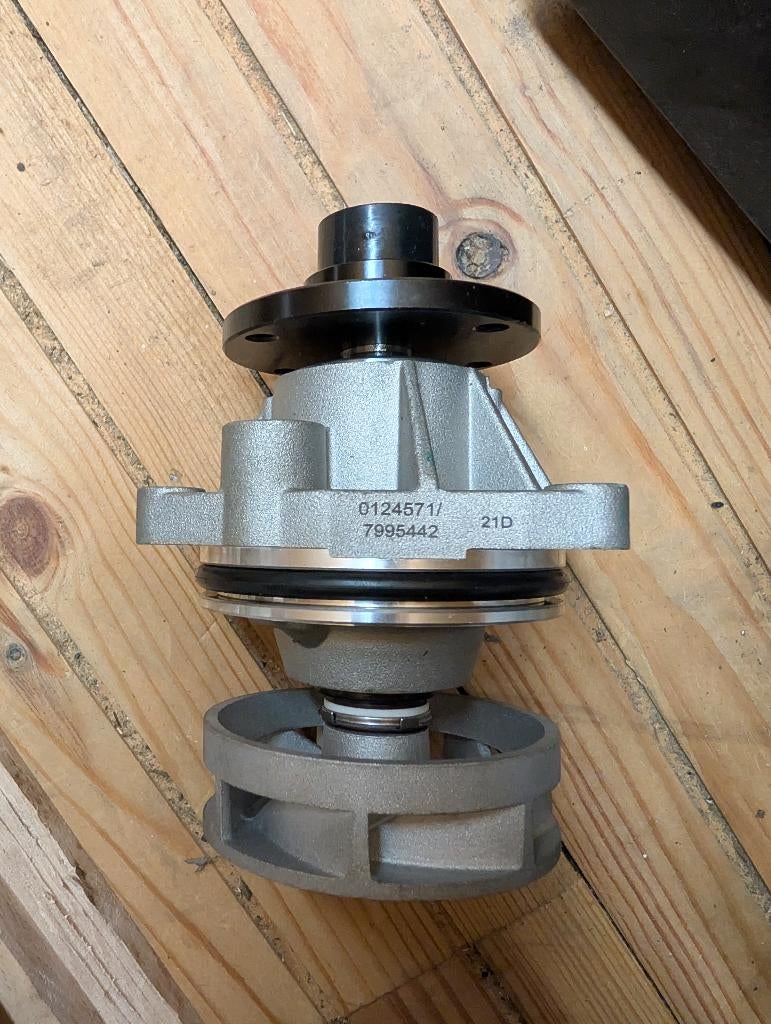 Nieuwe waterpomp BMW E36 / E46 / E39 (6-cil) Metalen Waaier, Ophalen of Verzenden, BMW
