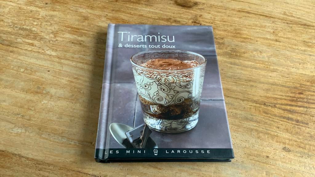 Mini Larousse. - Tiramisu & desserts tout doux, Livres, Enlèvement ou Envoi, Comme neuf
