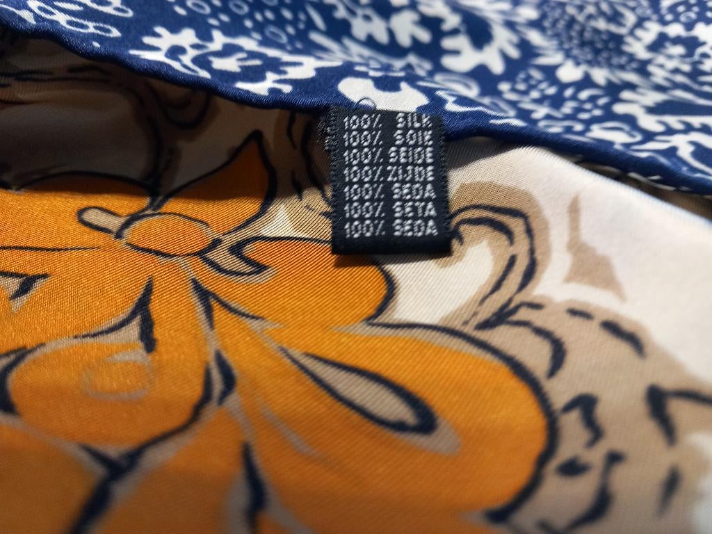Magnifique grand Foulard Soie « GIVENCHY » - Neuf!, GIVENCHY PARIS, Envoi, Neuf, Écharpe