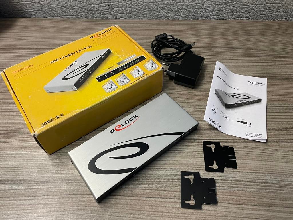 Delock HDMI 1.3 Splitter 1x4, Enlèvement, Comme neuf, Câble HDMI