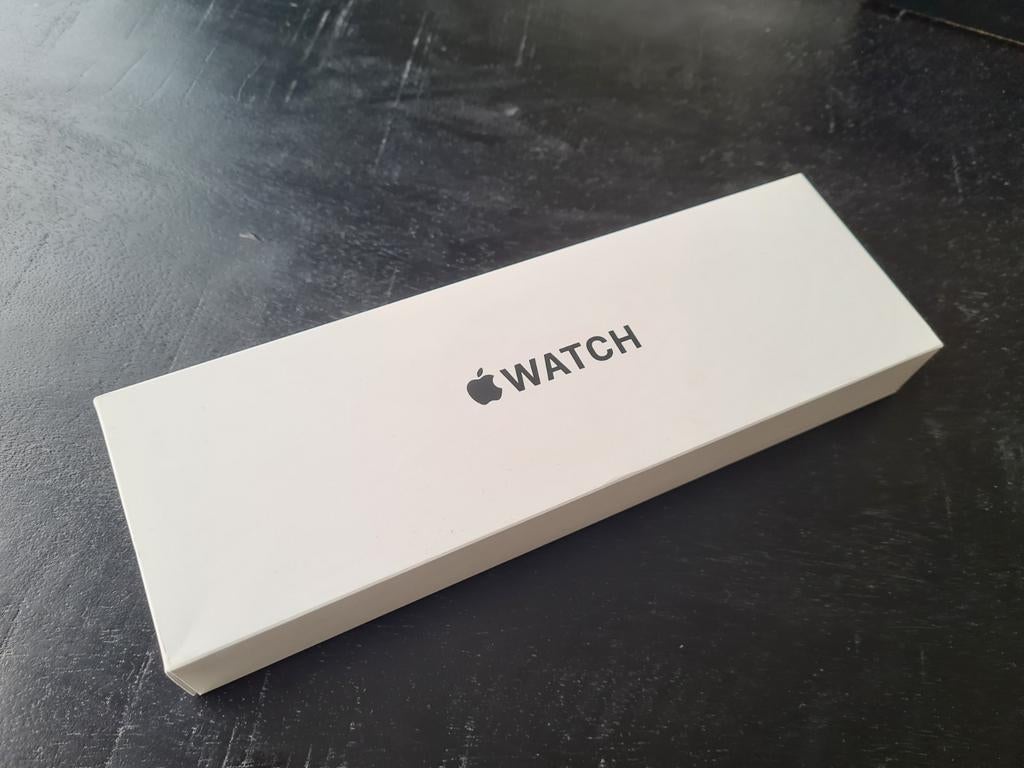 Apple watch SE 44mm GEN2 Nieuw met garantie, Handtassen en Accessoires, Smartwatches, Nieuw, iOS, Zwart, Ophalen