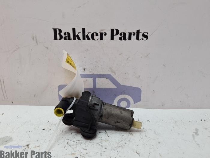 Pompe à eau supplémentaire d'un BMW 1-Serie, -, -, 3 mois de garantie, Utilisé