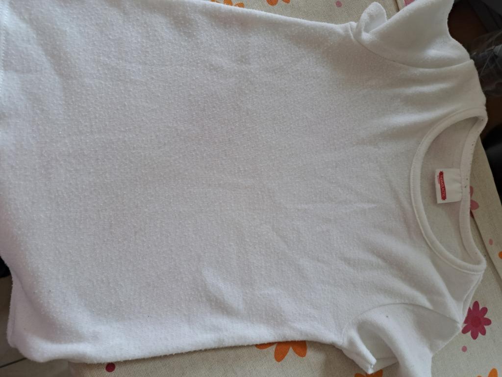 Onderhemd / t shirt maat 6 j damart, Enfants & Bébés, Enlèvement ou Envoi, Comme neuf, Garçon ou Fille, Vêtements de nuit ou Sous-vêtements