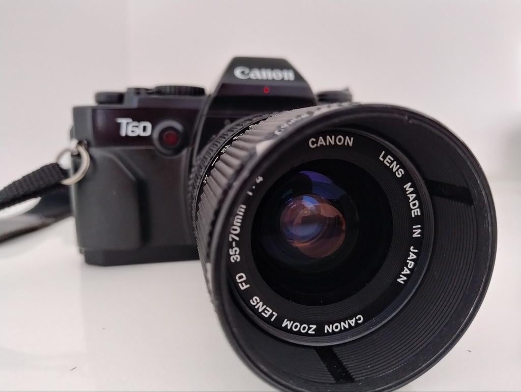 Canon T60 avec objectif Canon FD 35-70 mm 1:4 + sangle de tr, Enlèvement ou Envoi, Comme neuf, Reflex miroir, Canon