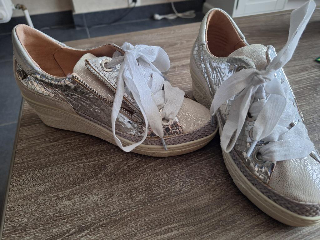 *Sneakers - No stress maat 34 - 2 keer gedragen - te klein, Ophalen, No stress, Zo goed als nieuw, Sneakers