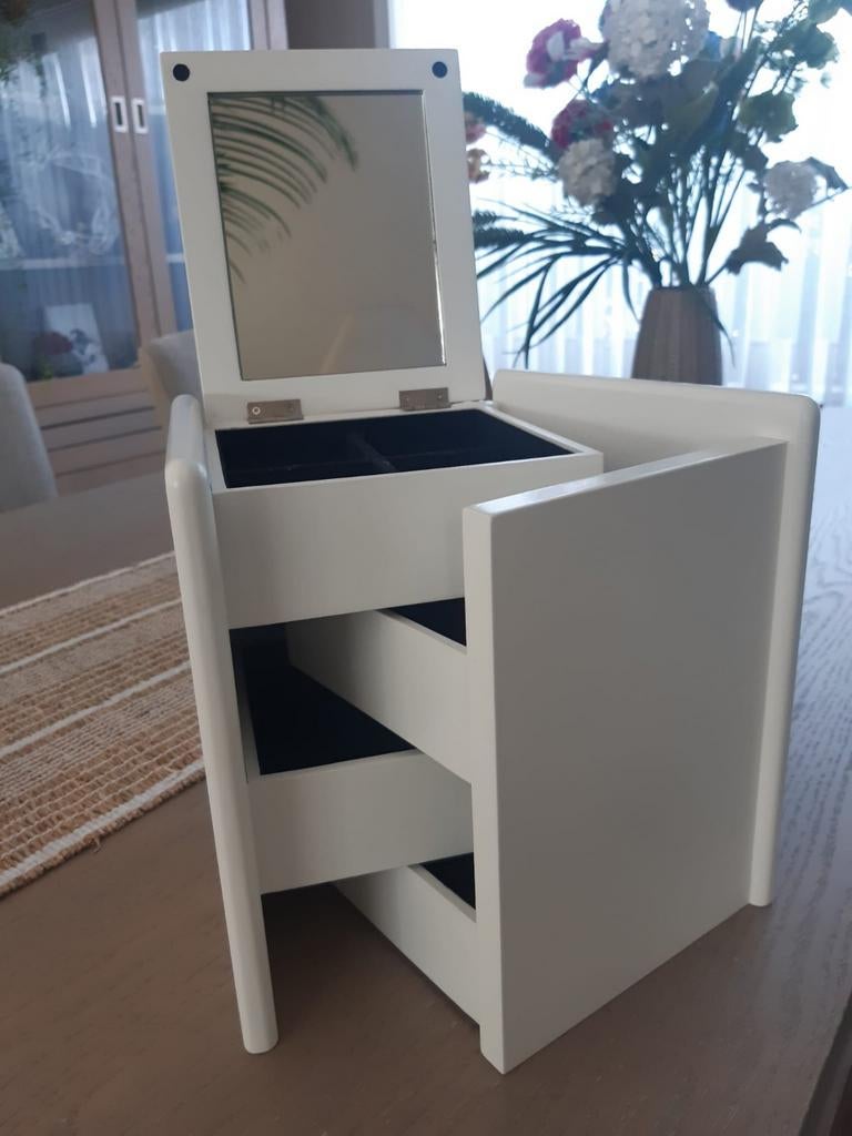 Juwelenkoffer/ Opbergkastje Riverdale., Ophalen of Verzenden, Zo goed als nieuw, Overige materialen