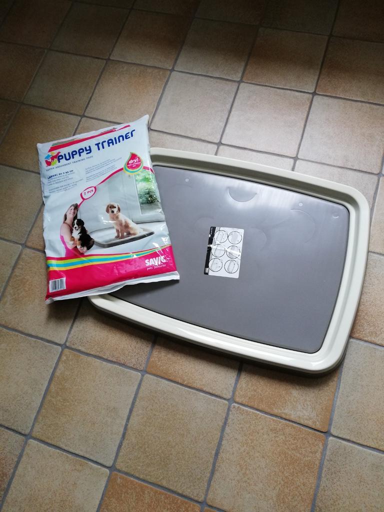 Plateau + 7 alèses "L"  pour chiens (aide à être propre), Animaux & Accessoires, Enlèvement, Neuf