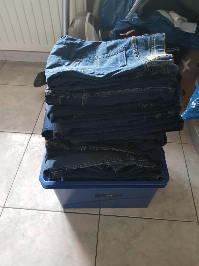 Lot de 24 Jeans - Bon Prix!!, Vêtements | Hommes, Jeans, Enlèvement ou Envoi, W32 (confection 46) ou plus petit, Comme neuf, Bleu
