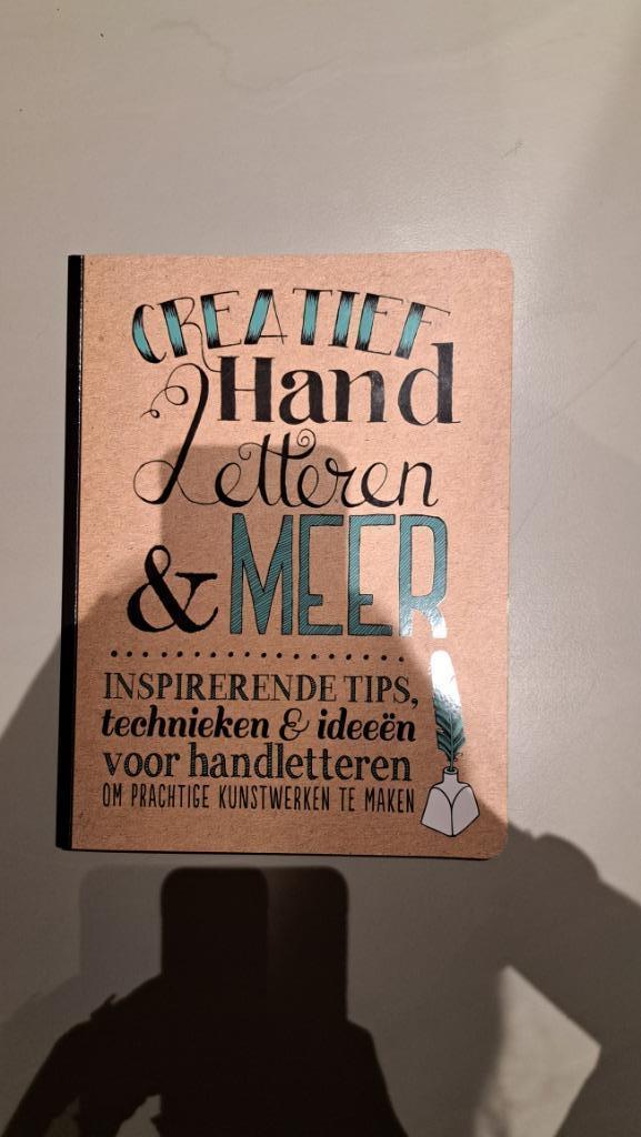 Creatief handletteren & meer, Boeken, Walter Foster, Ophalen of Verzenden, Zo goed als nieuw, Scrapbooking en Knutselen