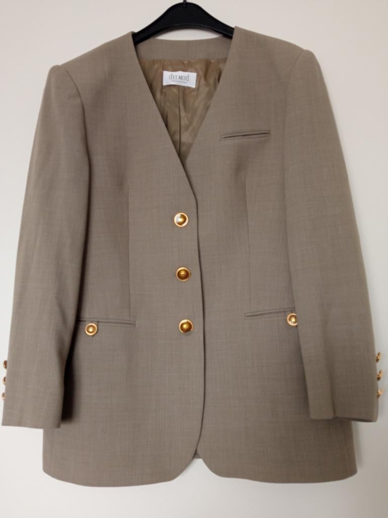 Delmod dames jasje Mt D38 USA 8 guilloche knopen nieuw, Kleding | Dames, Maat 38/40 (M), Beige, Delmod, Nieuw