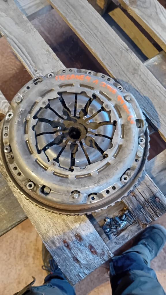 Volant moteur bi masse + embrayage renault megane 4 1.2tce, Enlèvement, Utilisé, Renault