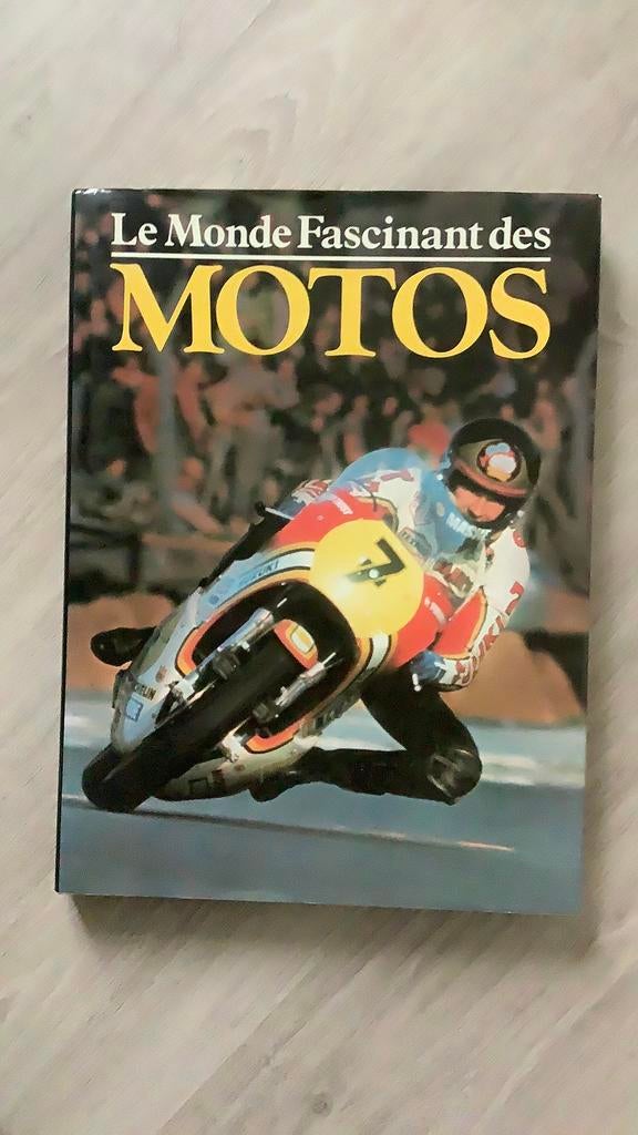 Le monde fascinant des motos, Boeken, Zo goed als nieuw