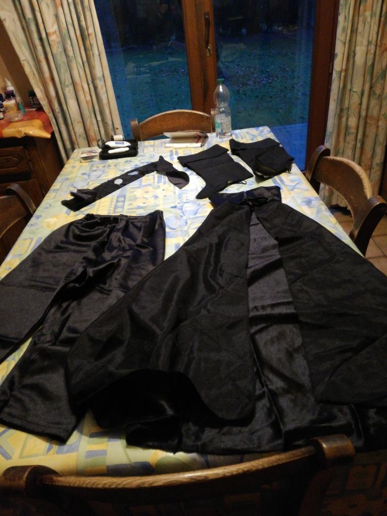 Costume de Zorro et accessoires. Taille 7-9 ans., Kinderen en Baby's, Carnavalskleding en Verkleedspullen, Ophalen of Verzenden