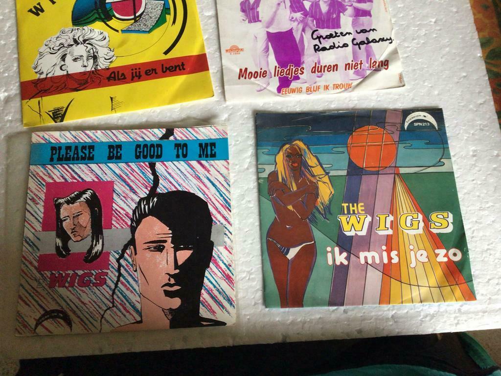 Vinyl singles les perruques, Enlèvement ou Envoi, Utilisé, Chanson réaliste ou Smartlap